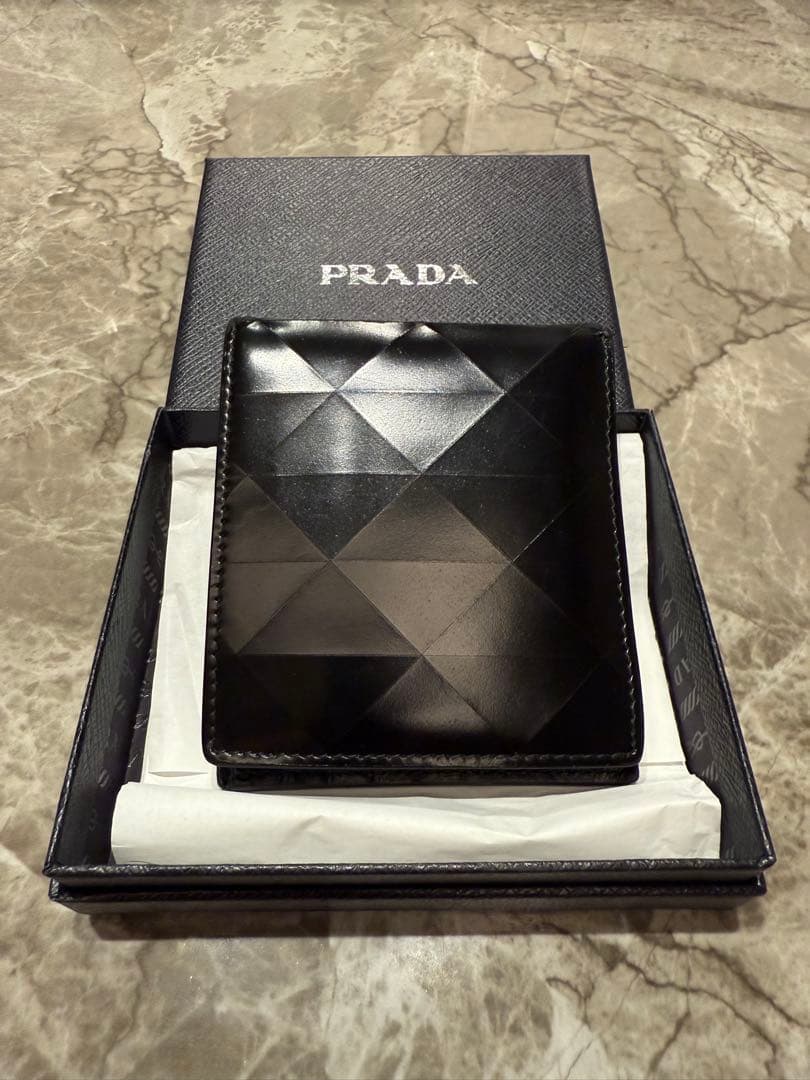 【激レア】 PRADA ブラック 二つ折り財布