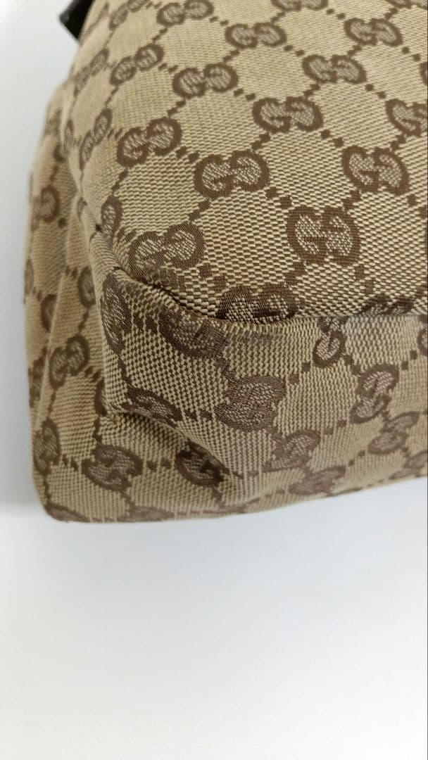 GUCCI　バッグ　ワンショルダーバッグ　肩掛け　ハンドバッグ　GGキャンバス