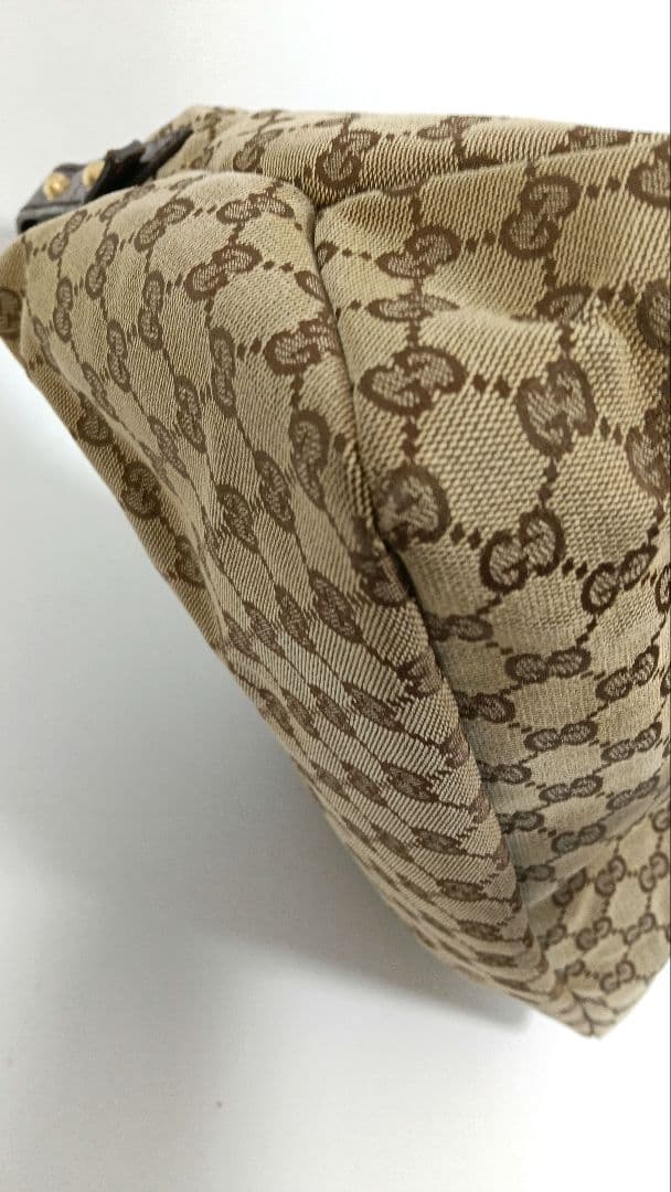GUCCI　バッグ　ワンショルダーバッグ　肩掛け　ハンドバッグ　GGキャンバス