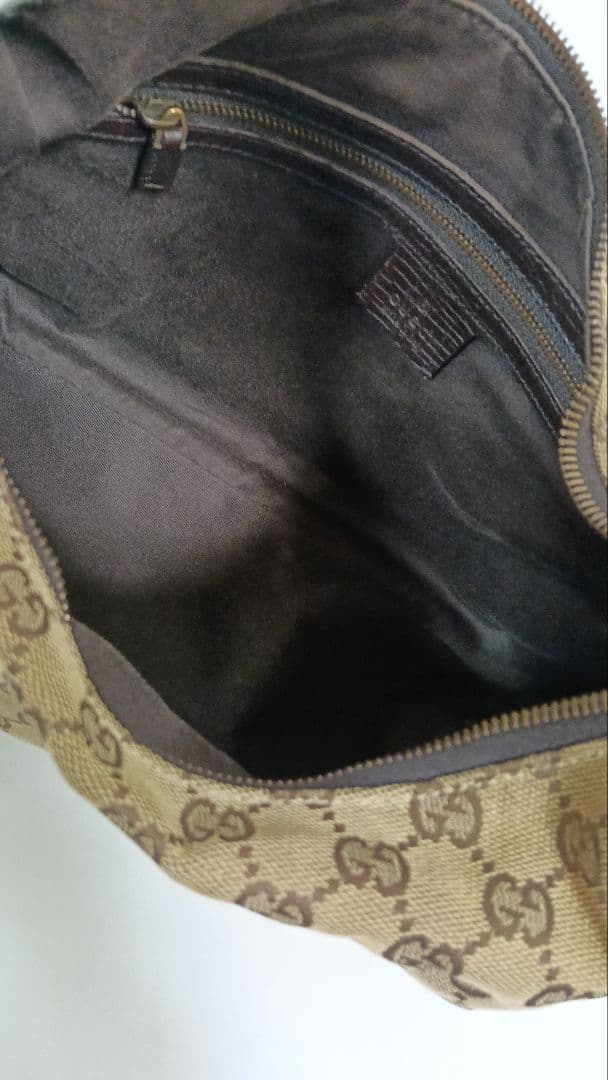 GUCCI　バッグ　ワンショルダーバッグ　肩掛け　ハンドバッグ　GGキャンバス