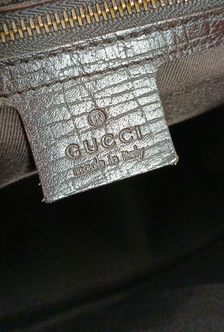 GUCCI　バッグ　ワンショルダーバッグ　肩掛け　ハンドバッグ　GGキャンバス