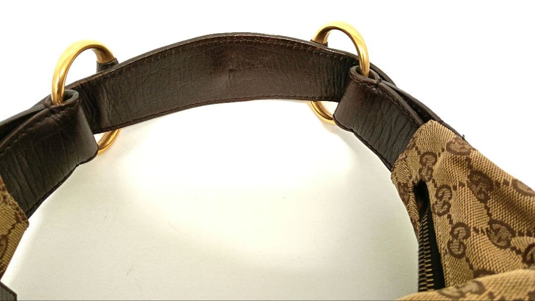 GUCCI　バッグ　ワンショルダーバッグ　肩掛け　ハンドバッグ　GGキャンバス