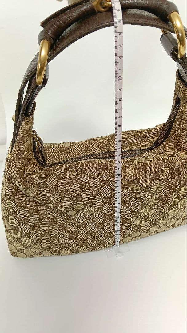 GUCCI　バッグ　ワンショルダーバッグ　肩掛け　ハンドバッグ　GGキャンバス