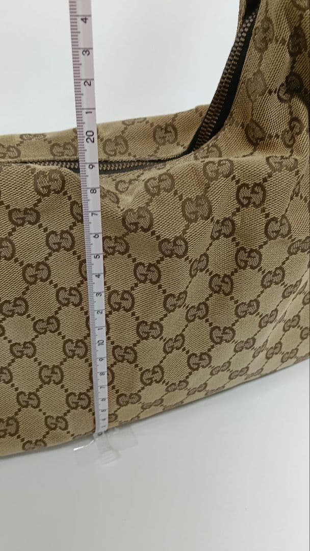 GUCCI　バッグ　ワンショルダーバッグ　肩掛け　ハンドバッグ　GGキャンバス