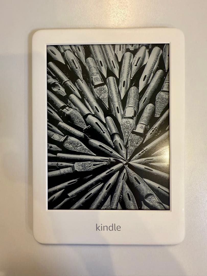 Kindle 第10世代 本体 4GB ホワイト、ブラック2台セット 広告つき