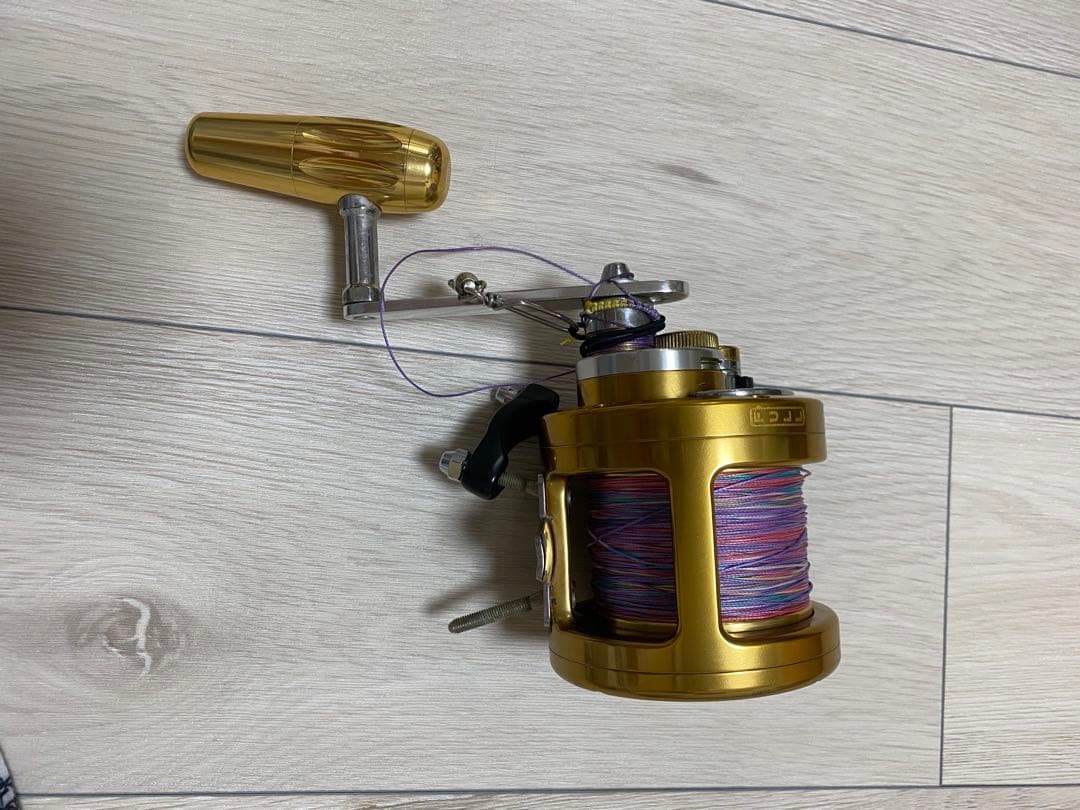 TICA TEAM ST16H ゴールド両軸リール