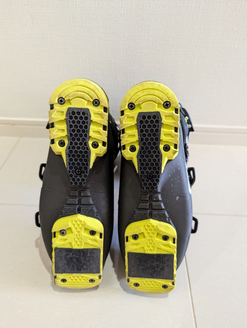 HEADスキーブーツ　VECTOR130