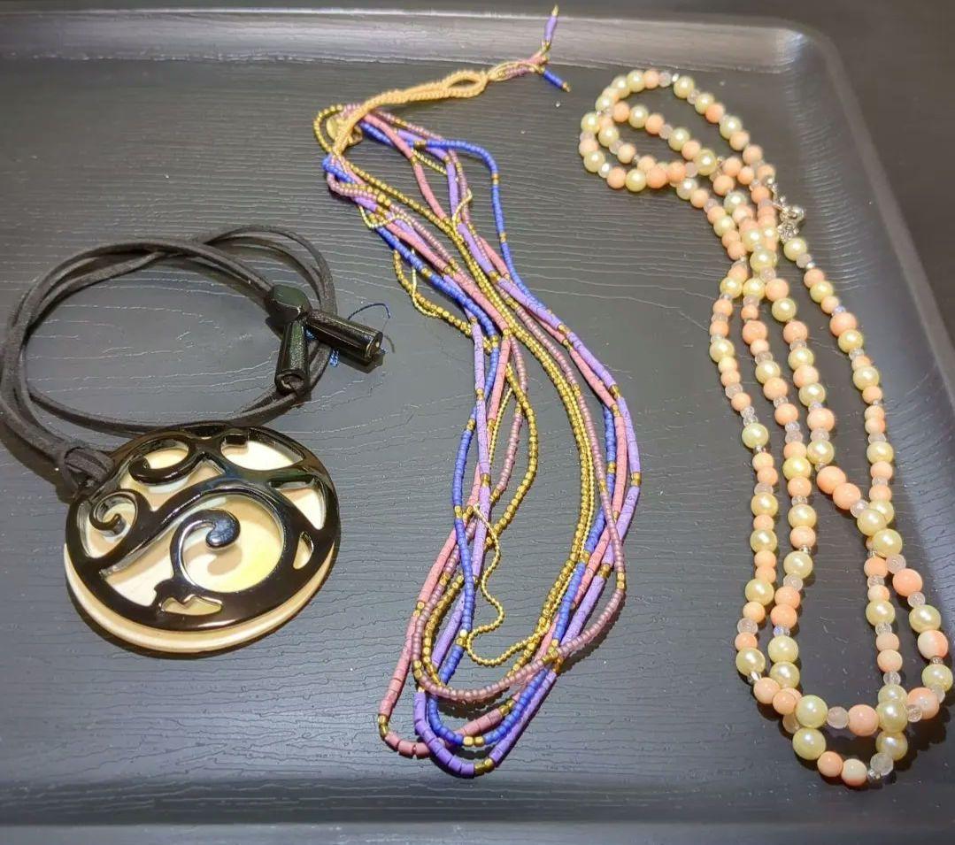 多様なデザインのアクセサリーセット