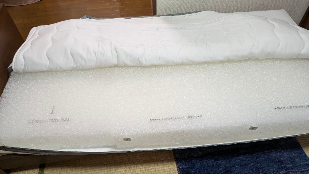 エアウィーヴ ベッドマットレス　シングル　オフホワイト