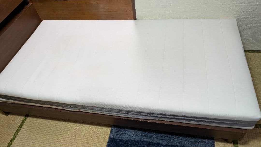 エアウィーヴ ベッドマットレス　シングル　オフホワイト