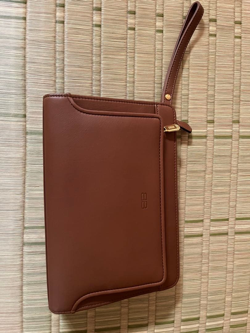 バレンシアガ　セカンドバッグ