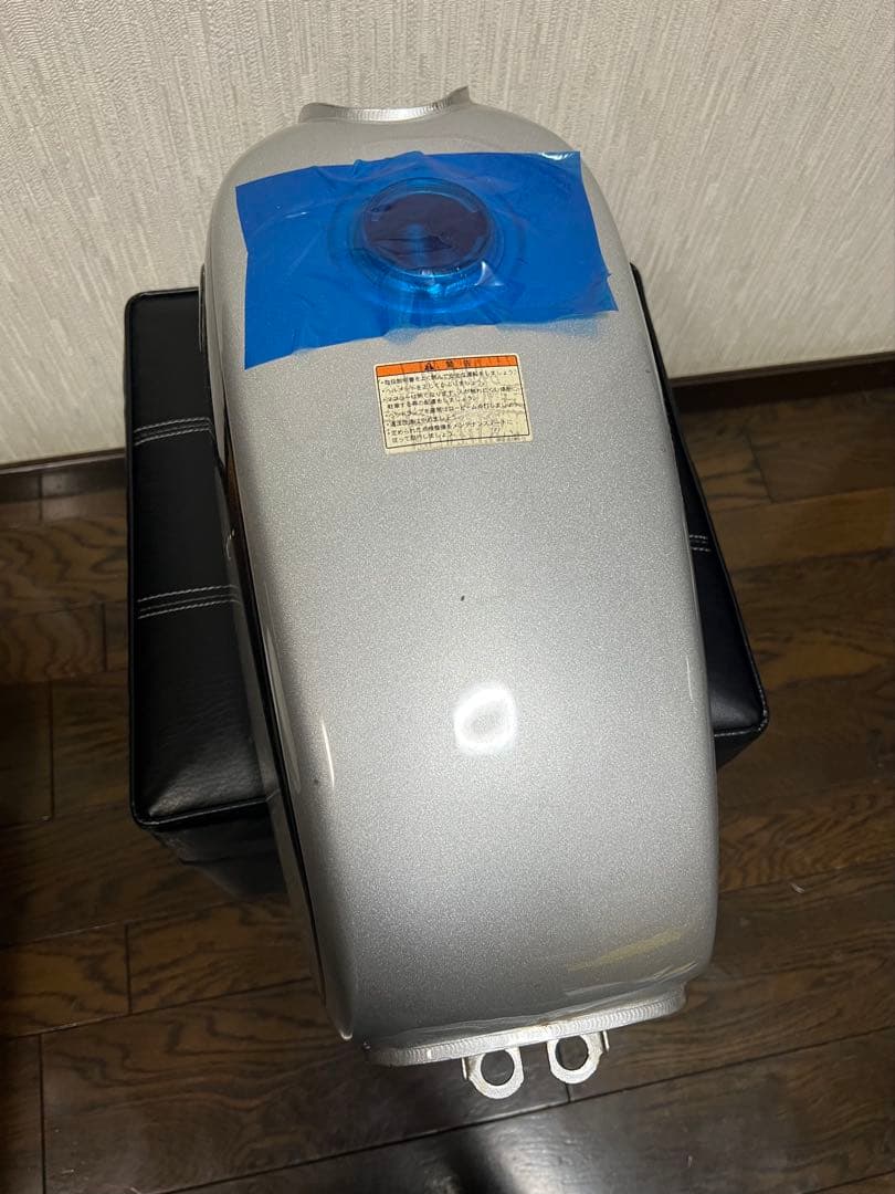 購*)様 YB-1 four UA05J 純正　ガソリンタンク　燃料タンク 絶版