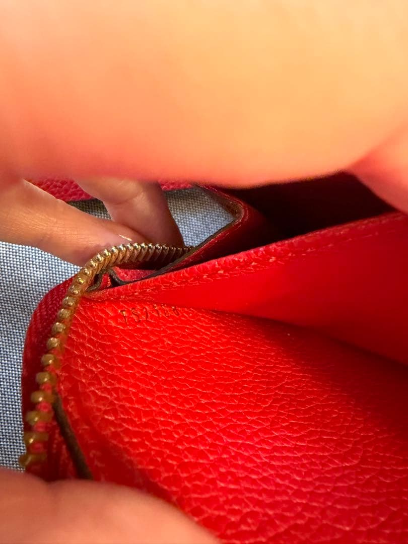 ルイヴィトン ジッピーウォレット