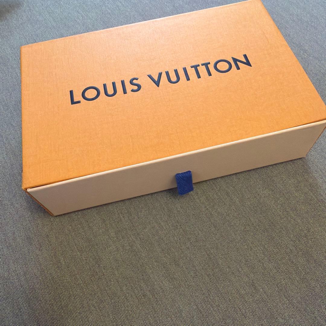 ルイヴィトン ジッピーウォレット