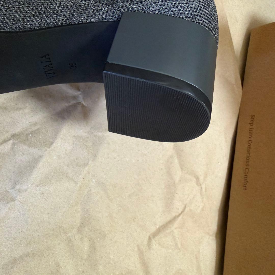 ほぼ新品　VIVAIA グレー　スクエアトゥ ストレスフリー ブロックヒール