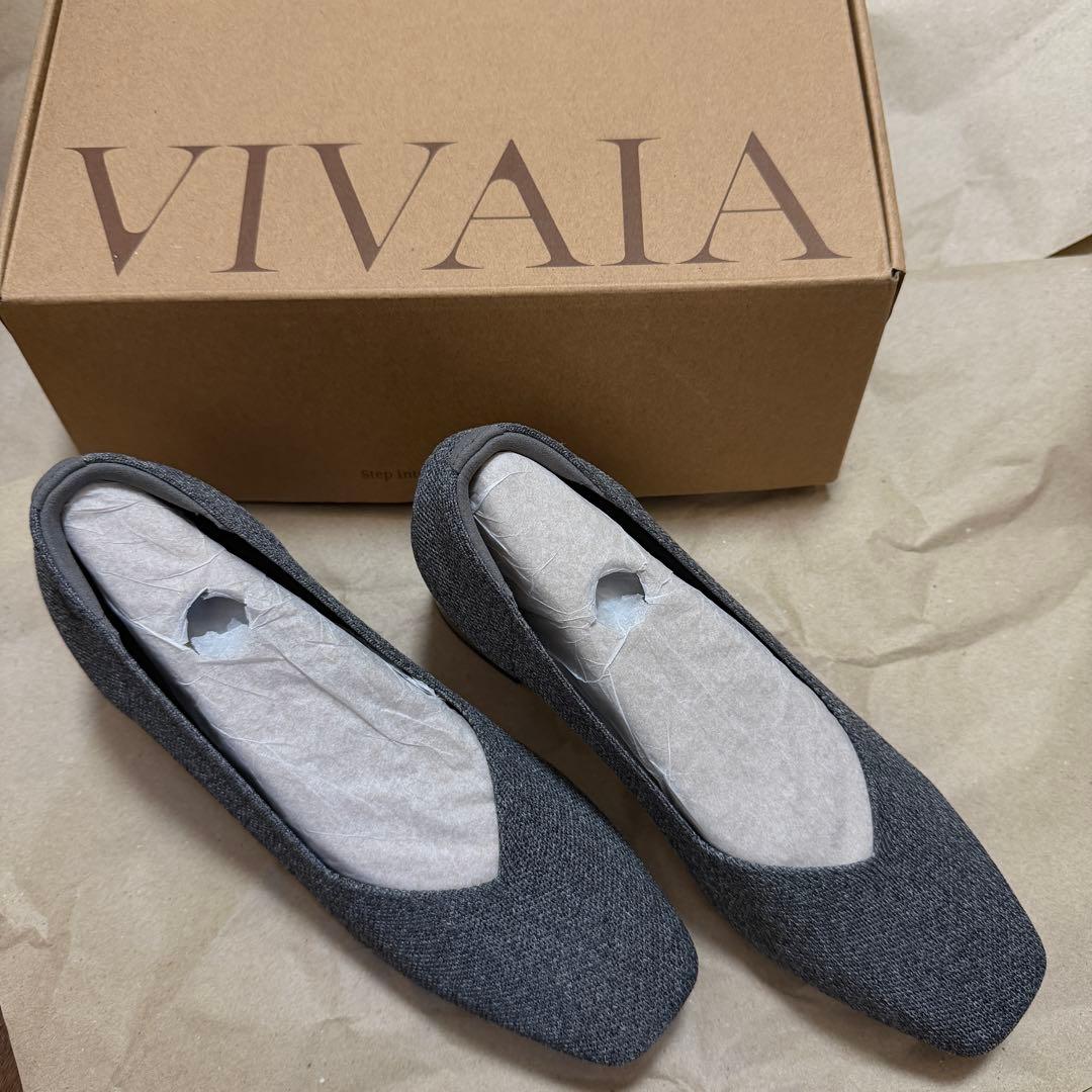 ほぼ新品　VIVAIA グレー　スクエアトゥ ストレスフリー ブロックヒール