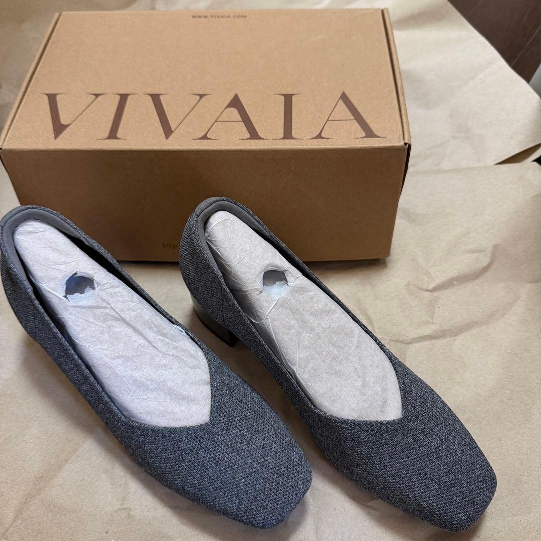 ほぼ新品　VIVAIA グレー　スクエアトゥ ストレスフリー ブロックヒール