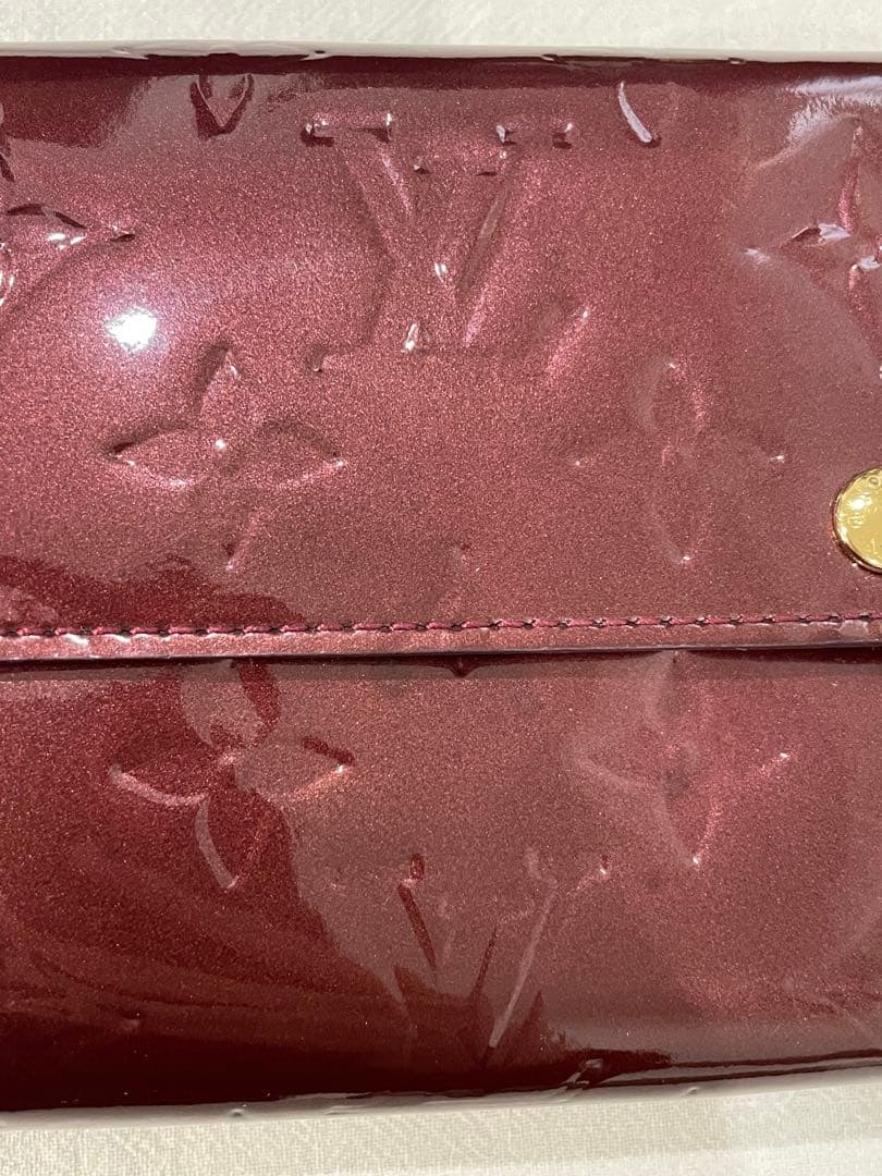 Louis Vuitton ヴェルニ ファスナー長財 布　赤紫