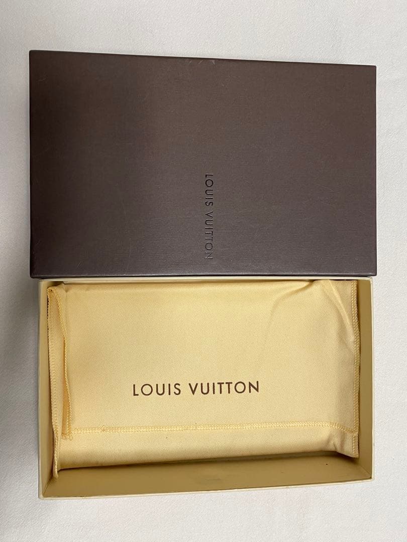 Louis Vuitton ヴェルニ ファスナー長財 布　赤紫