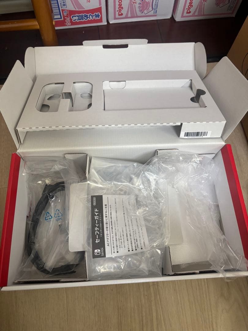 ド*！様 Nintendo Switch 本体 イエロー＆レッド