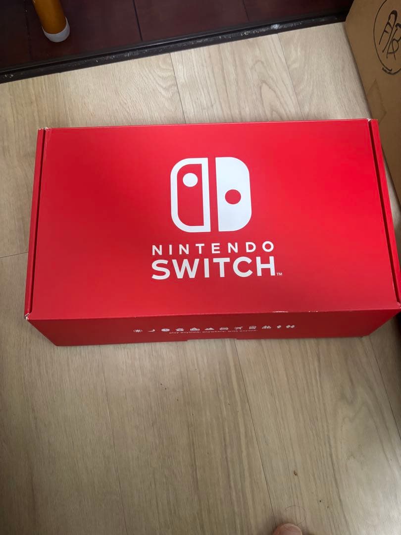 ド*！様 Nintendo Switch 本体 イエロー＆レッド