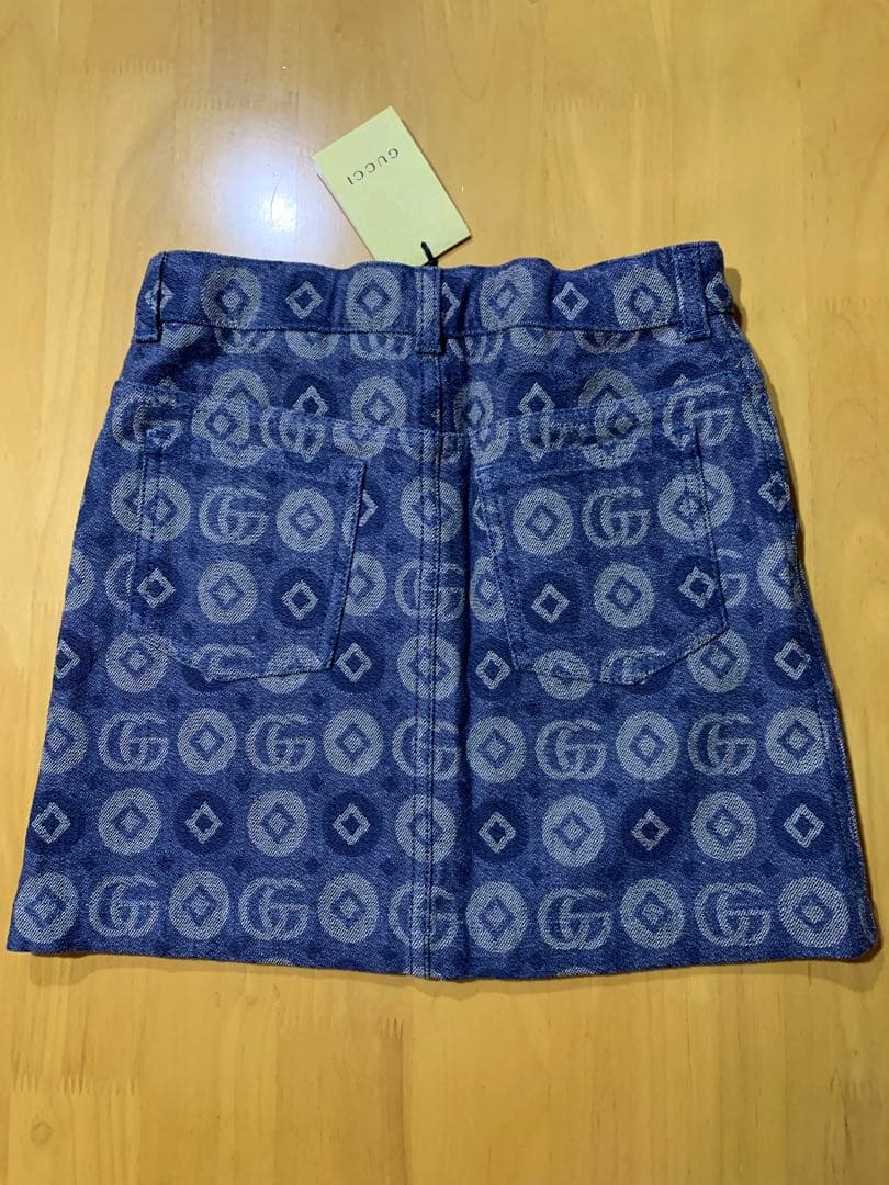 ララ‼️【新品】GUCCI デニムGGパターンスカート　140