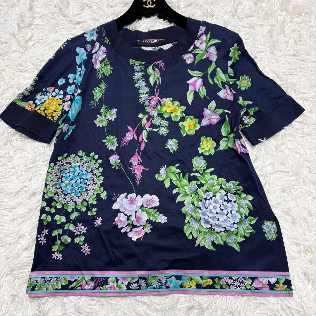 【美品】レオナール Tシャツ 花柄 カットソー ロゴ フラワー柄 ボタニカル