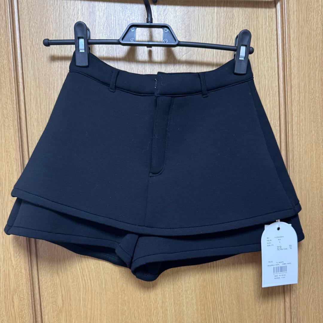 ♥️新品未開封darichシルエットカットスカートライクショートパンツS パンツ♥️