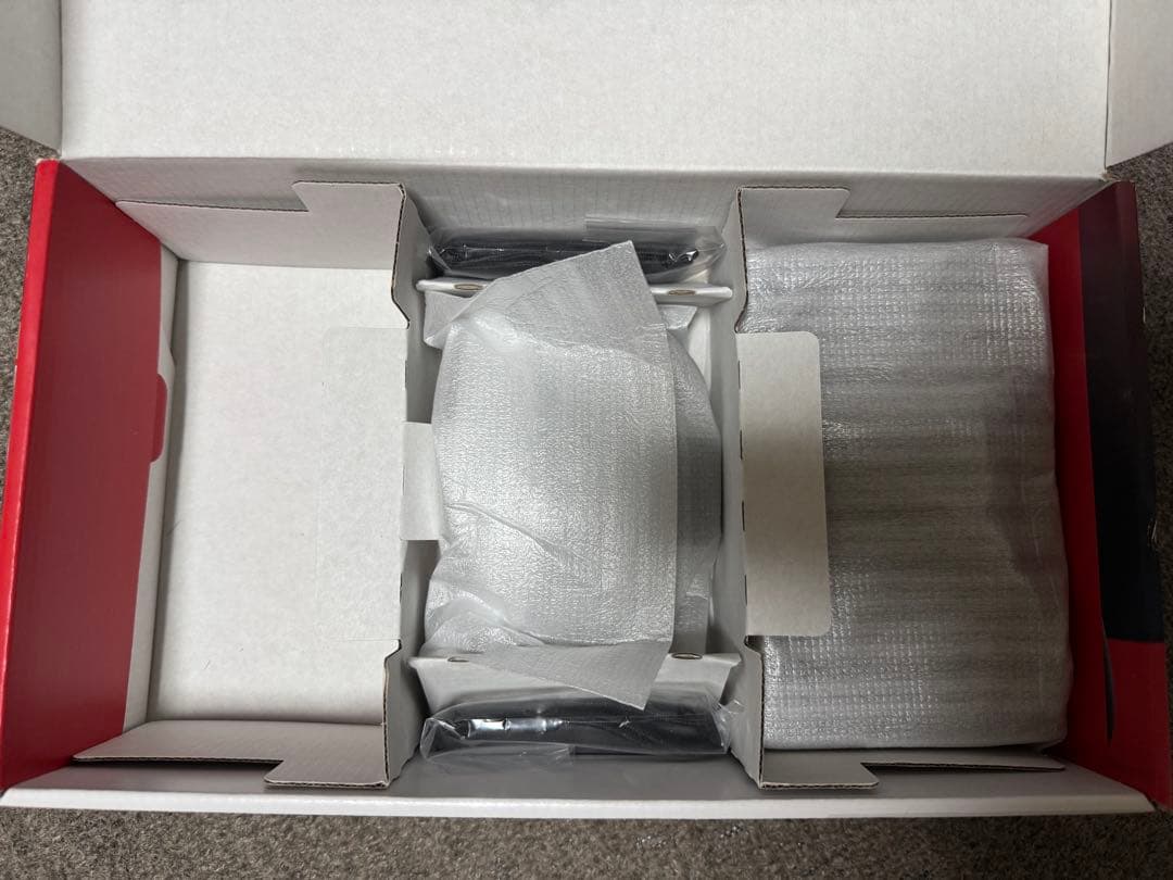 Nintendo Switchグレー 純正ケース、ゼノブレイドプロコン付き