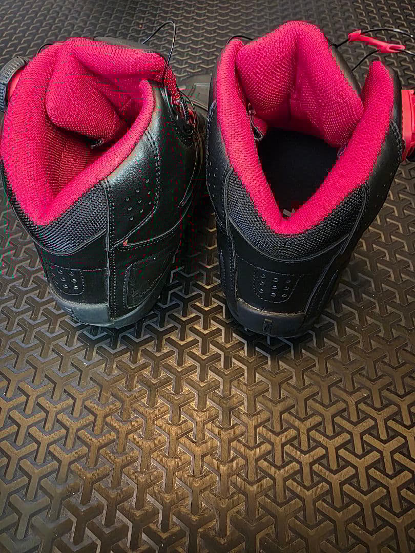 美品 TAICHI バイクシューズ BOAシステム ブラック/レッド 25.0