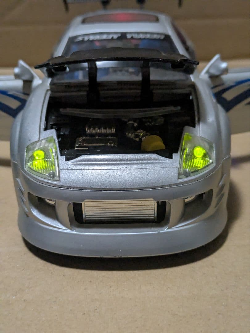 三菱エクリプス　ミニカー