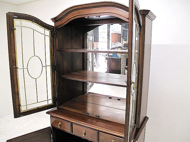 アールデコ様式飾り棚 ステンドグラス扉×背面ミラー キュリオケース　カップボード