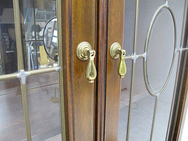 アールデコ様式飾り棚 ステンドグラス扉×背面ミラー キュリオケース　カップボード