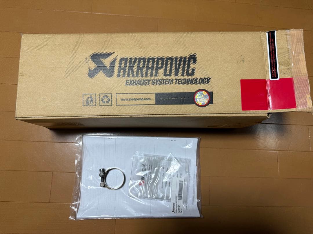 YZF-R6 アクラポビッチ　スリップオンチタンマフラー