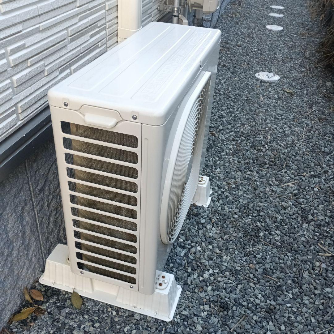 ②東芝　ルームエアコン　RAS-J221M(W) 2022年製　 6畳