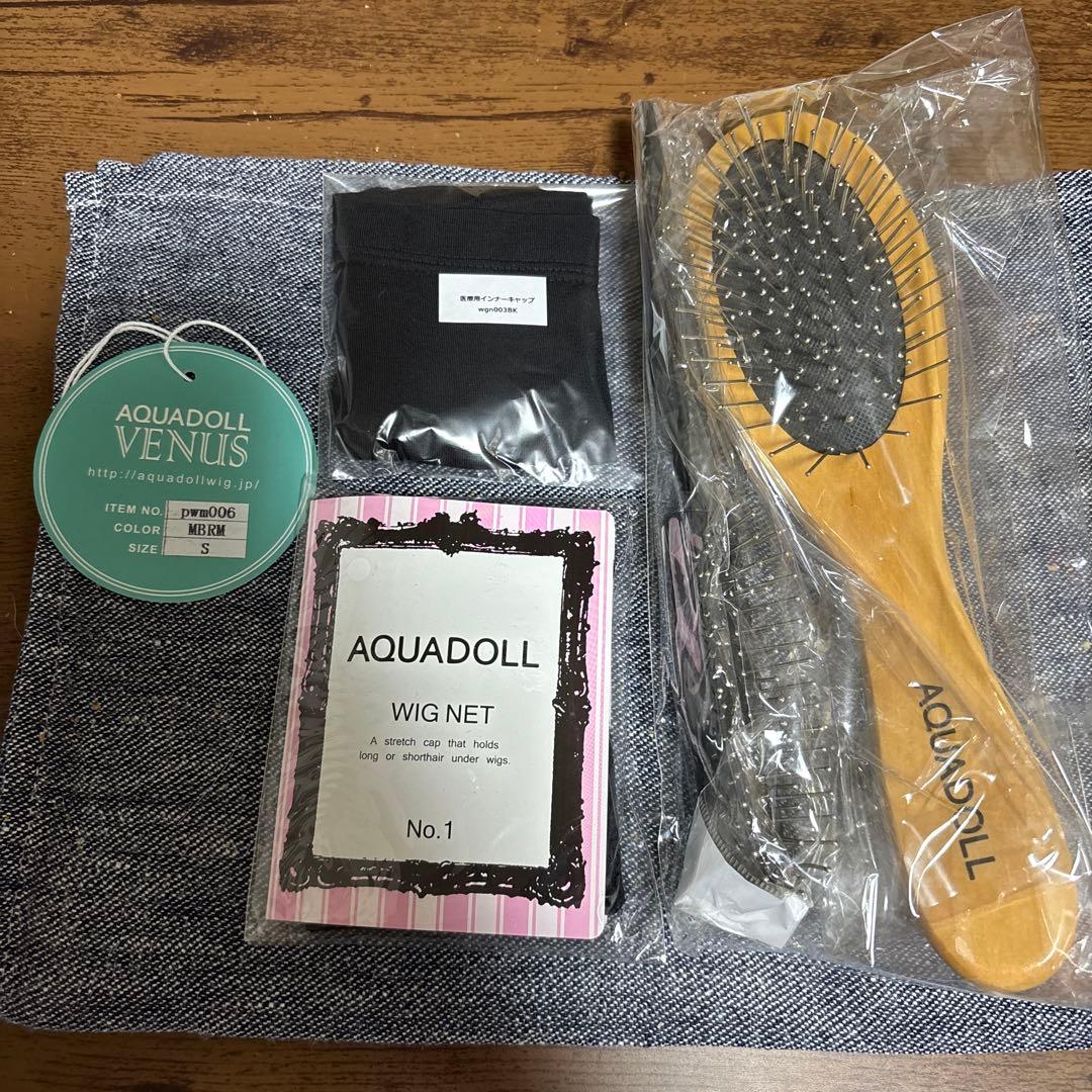AQUADOLLショートヘアウィッグ医療用