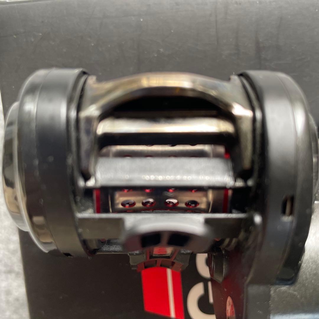 アブガルシアベイトリール/レボエリート7/ギア比7.1:1 《美品中古》