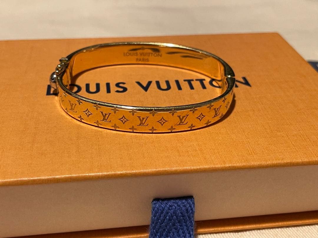 【Louis Vuitton】ルイヴィトン カフナノグラム バングル