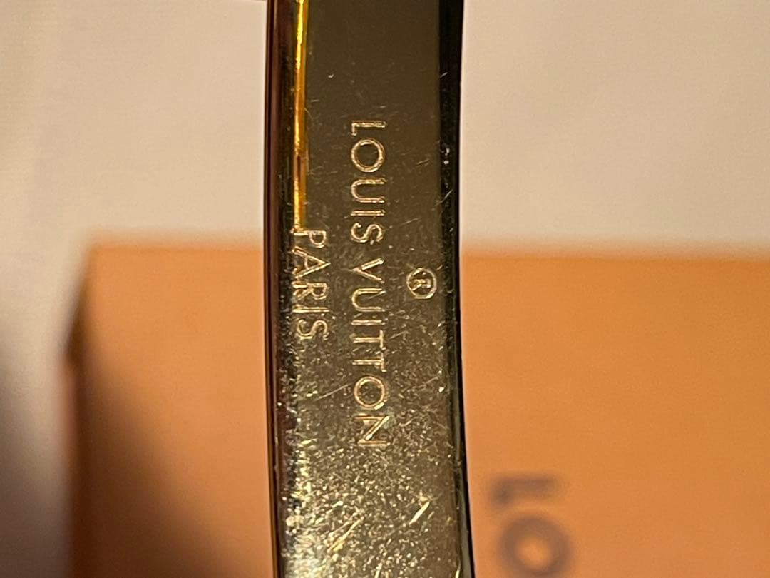 【Louis Vuitton】ルイヴィトン カフナノグラム バングル