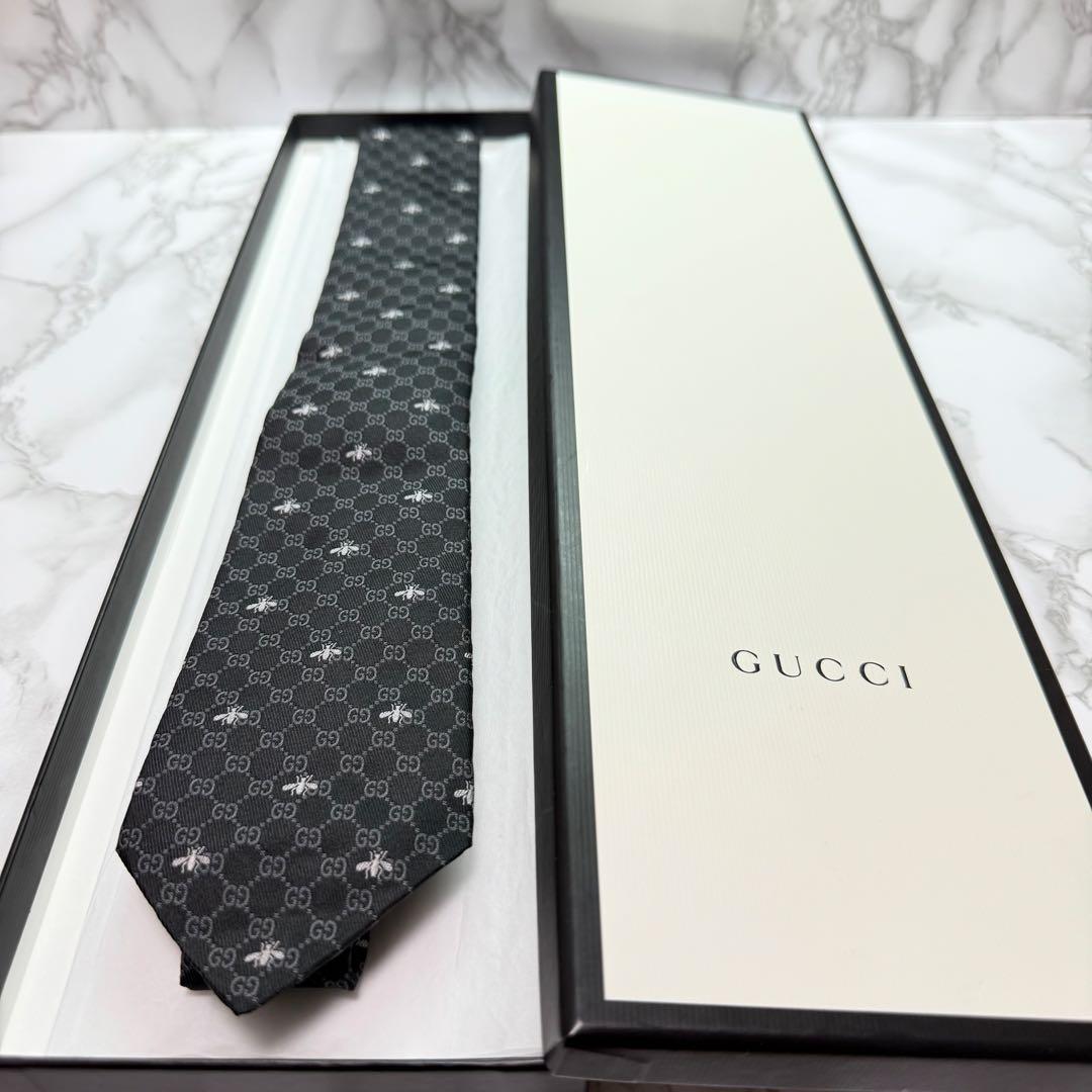 ✨極美品✨ 近年モデル GUCCI ネクタイ シルク100% GG柄 蜂 黒