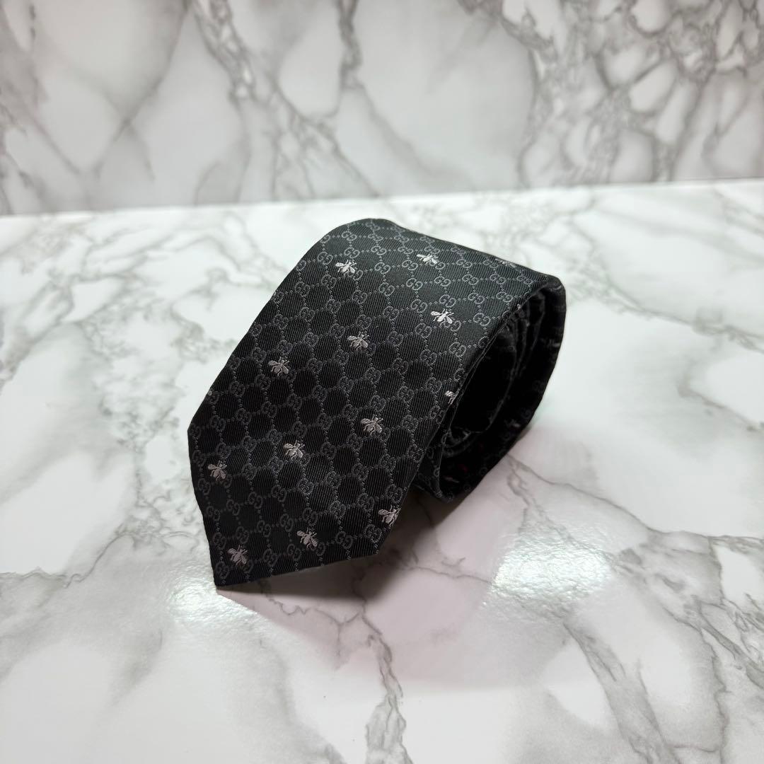 ✨極美品✨ 近年モデル GUCCI ネクタイ シルク100% GG柄 蜂 黒