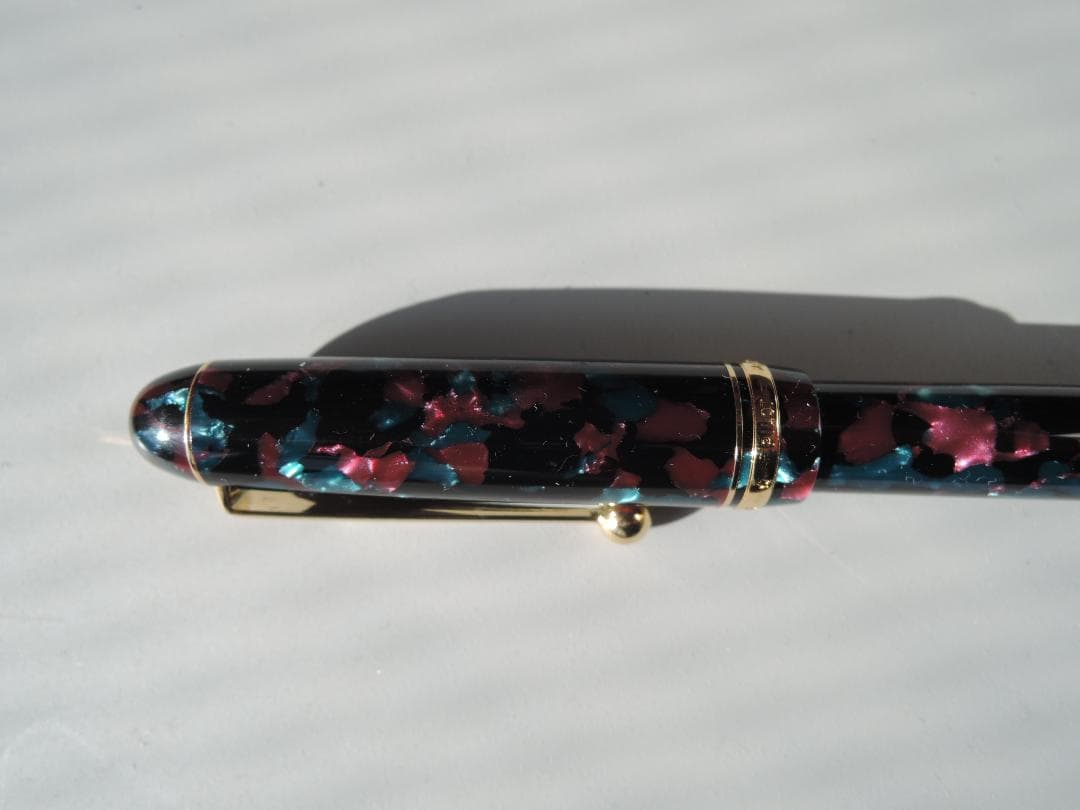 M*)様 PILOT CUSTOM LE ボールペン　(本体色は赤青主体のモザイ