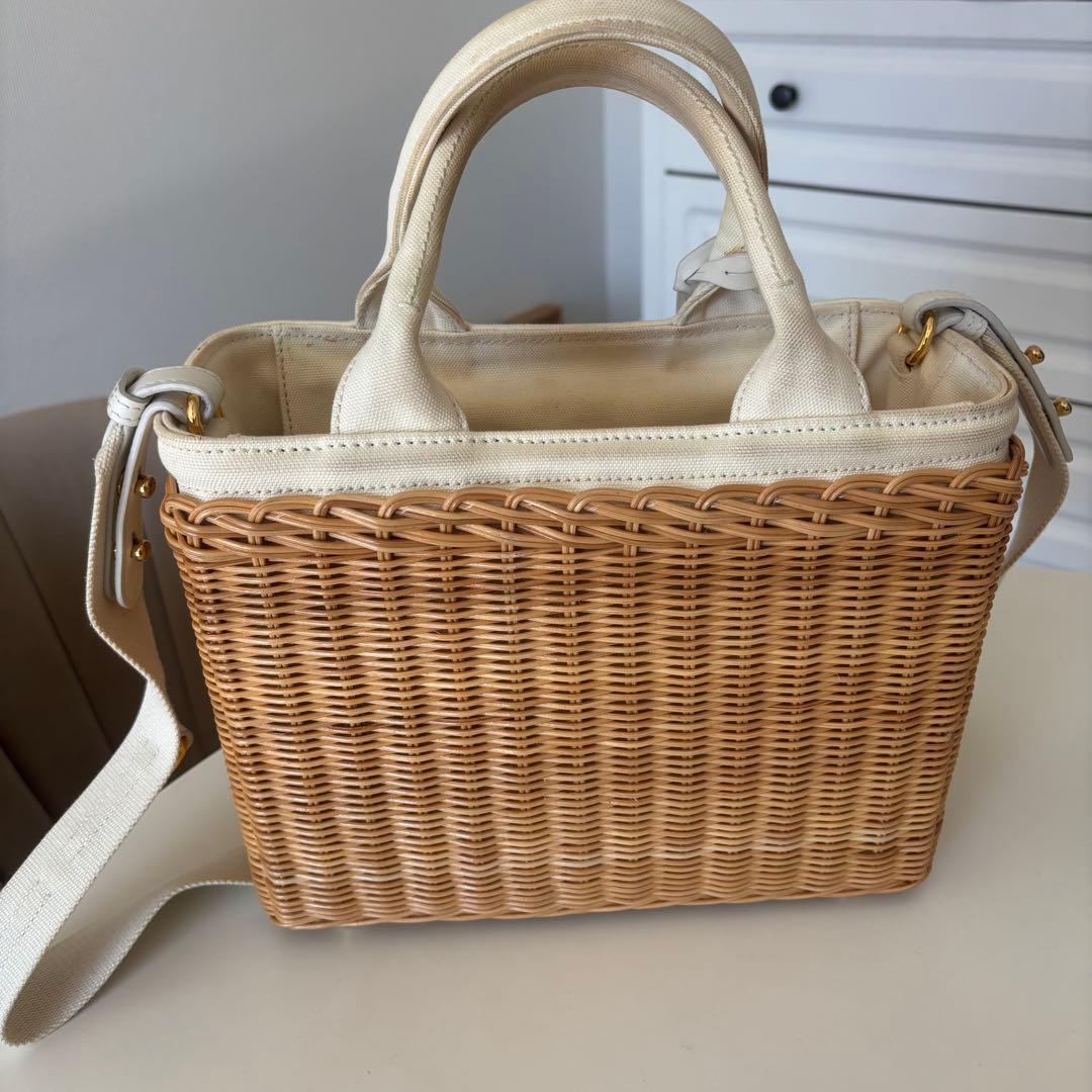 PRADA カゴバッグ