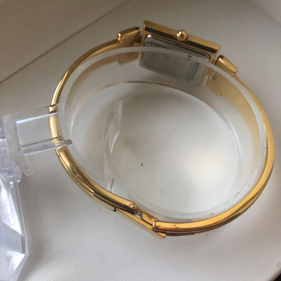 【極美品】GIVENCHY 12pダイヤ 電池新品　　ゴールド アナログ腕時計