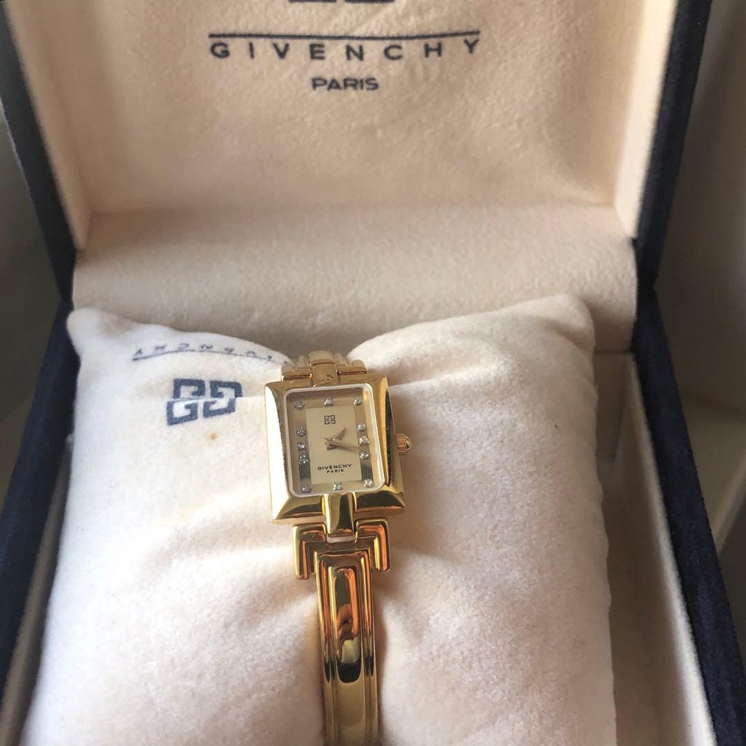【極美品】GIVENCHY 12pダイヤ 電池新品　　ゴールド アナログ腕時計