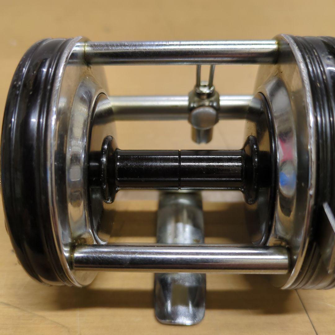 アンバサダー 6000 C ベイトリール ケース付き