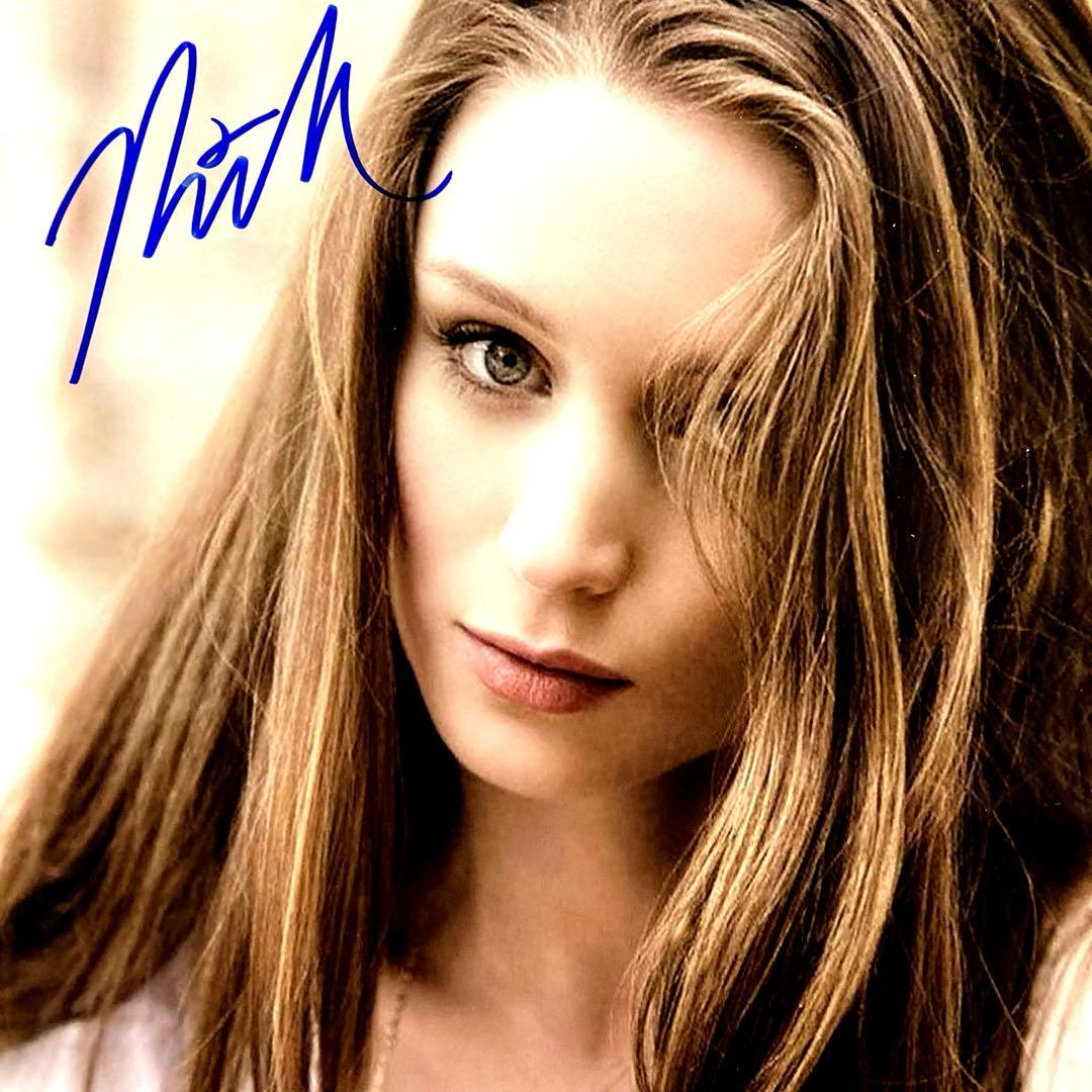 ルーニーマーラ直筆サイン入り超大型写真…