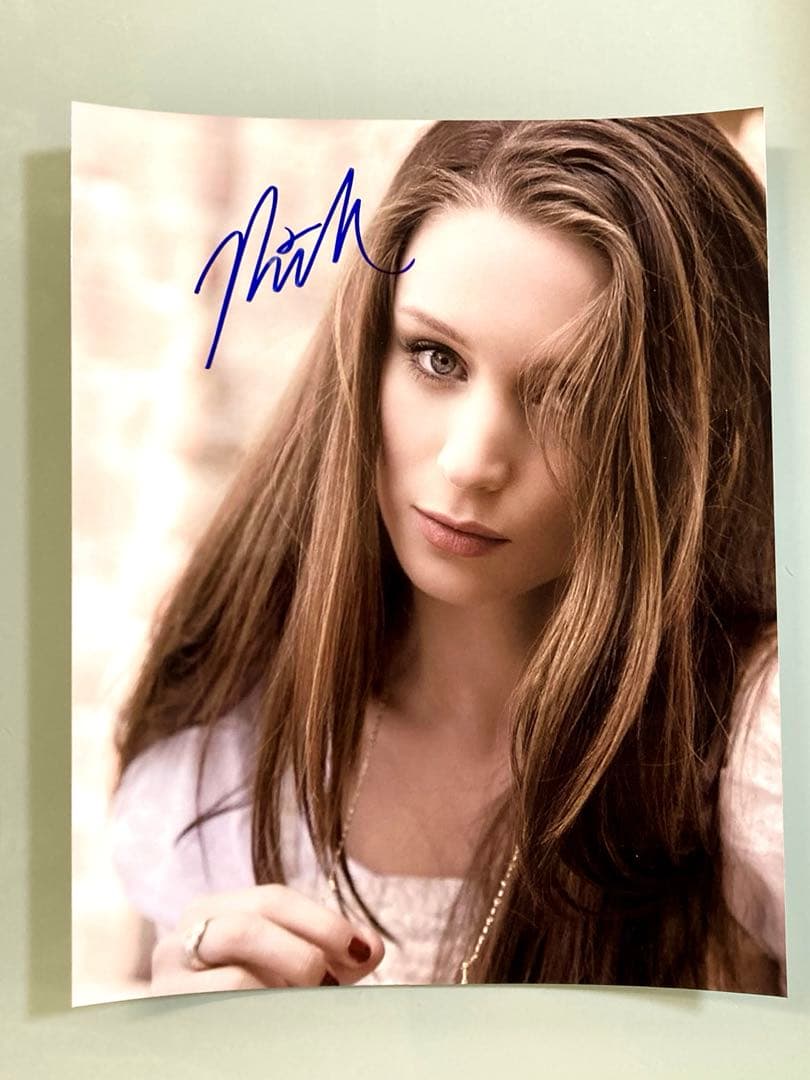 ルーニーマーラ直筆サイン入り超大型写真…