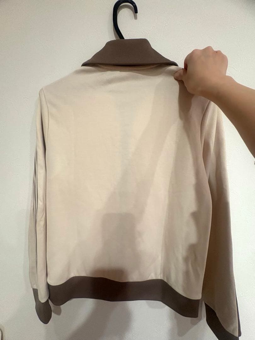 adidas クラシックトラックトップス