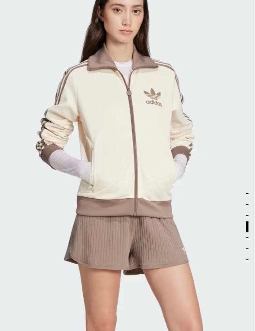 adidas クラシックトラックトップス